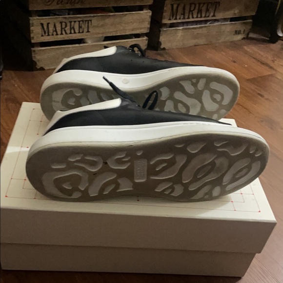 Alexander McQueens lightly used. - Picture 4 of 5